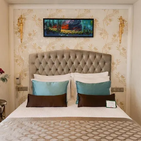 The Pera Hill 4*