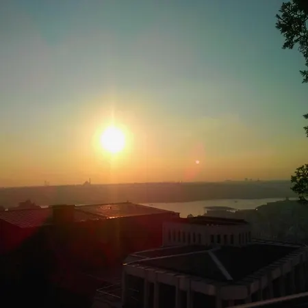 The Pera Hill 4*