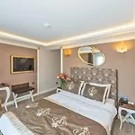 Ξενοδοχείο The Pera Hill 4*